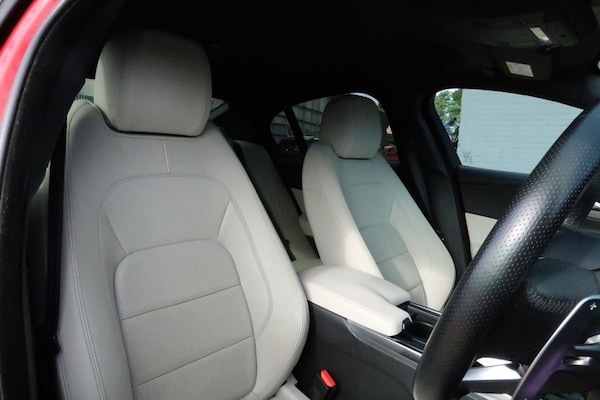 Used Jaguar XE 2019 for sale - 76019198: Photo 12