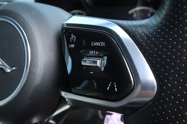Used Jaguar XE 2019 for sale - 76019198: Photo 19