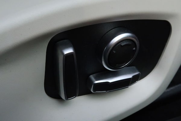 Used Jaguar XE 2019 for sale - 76019198: Photo 24