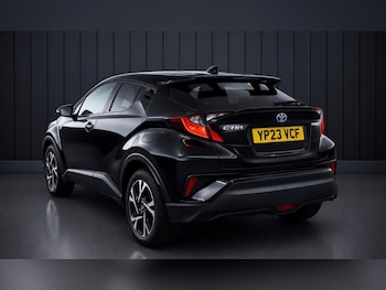 Used Toyota C-HR 2023 for sale - 79233456: Photo