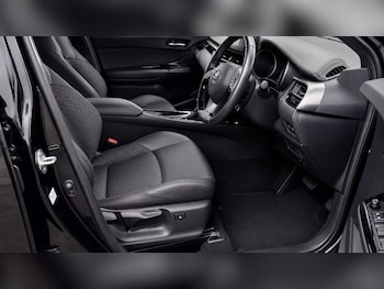 Used Toyota C-HR 2023 for sale - 79233456: Photo