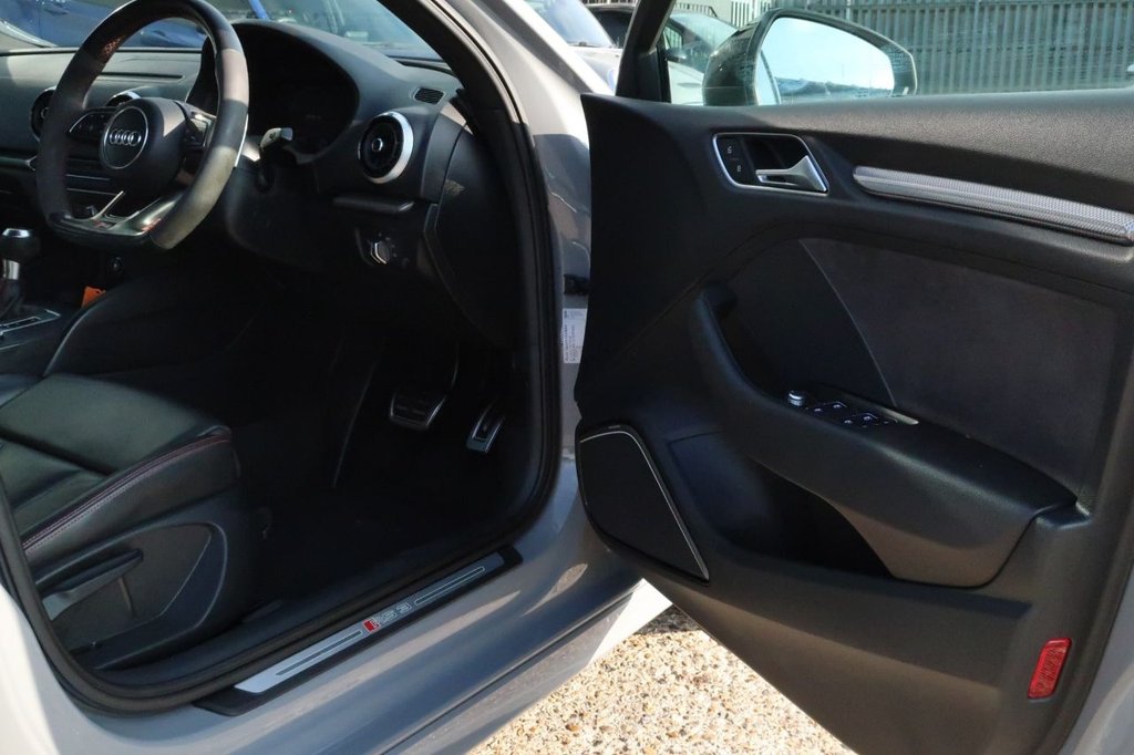 Used Audi RS3 2018 for sale - 75923896: Photo 14