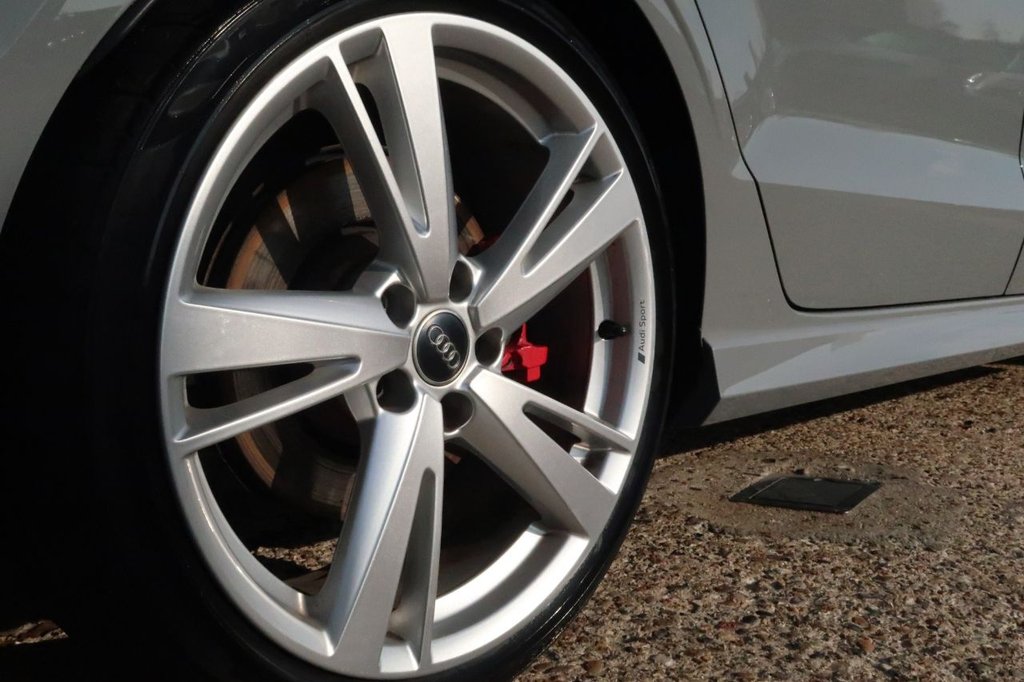 Used Audi RS3 2018 for sale - 75923896: Photo 40