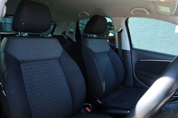 Used Volkswagen Polo 2015 for sale - 76068945: Photo 12