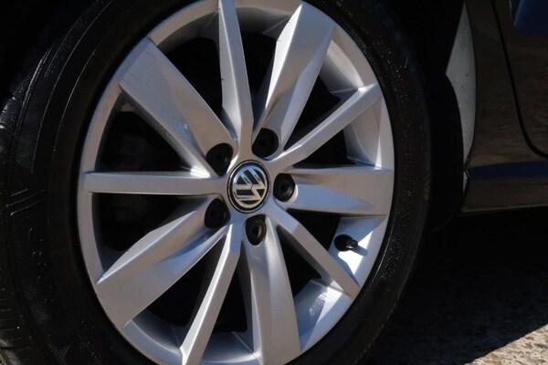 Used Volkswagen Polo 2015 for sale - 76068945: Photo 32