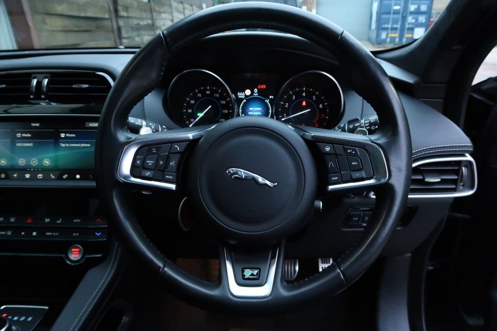 Used Jaguar F-Pace 2018 for sale - 77026819: Photo 11