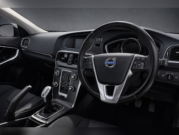 Used Volvo V40 2014 for sale - 78154099: Photo