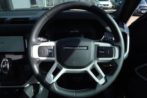Used Land Rover Defender 2022 for sale - 76315755: Photo 11