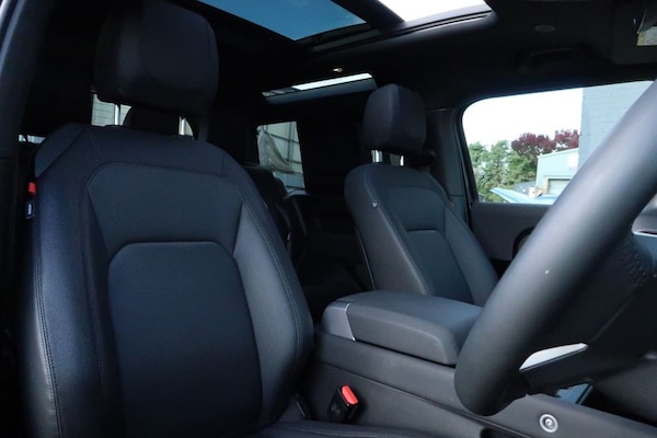 Used Land Rover Defender 2022 for sale - 76315755: Photo 12
