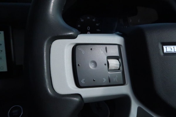 Used Land Rover Defender 2022 for sale - 76315755: Photo 15
