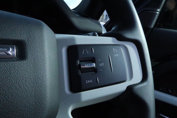 Used Land Rover Defender 2022 for sale - 76315755: Photo 17