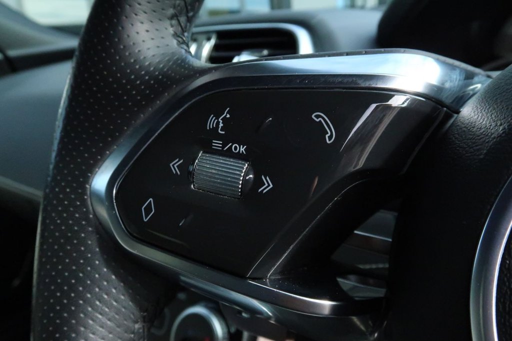 Used Jaguar XE 2019 for sale - 76345395: Photo 16