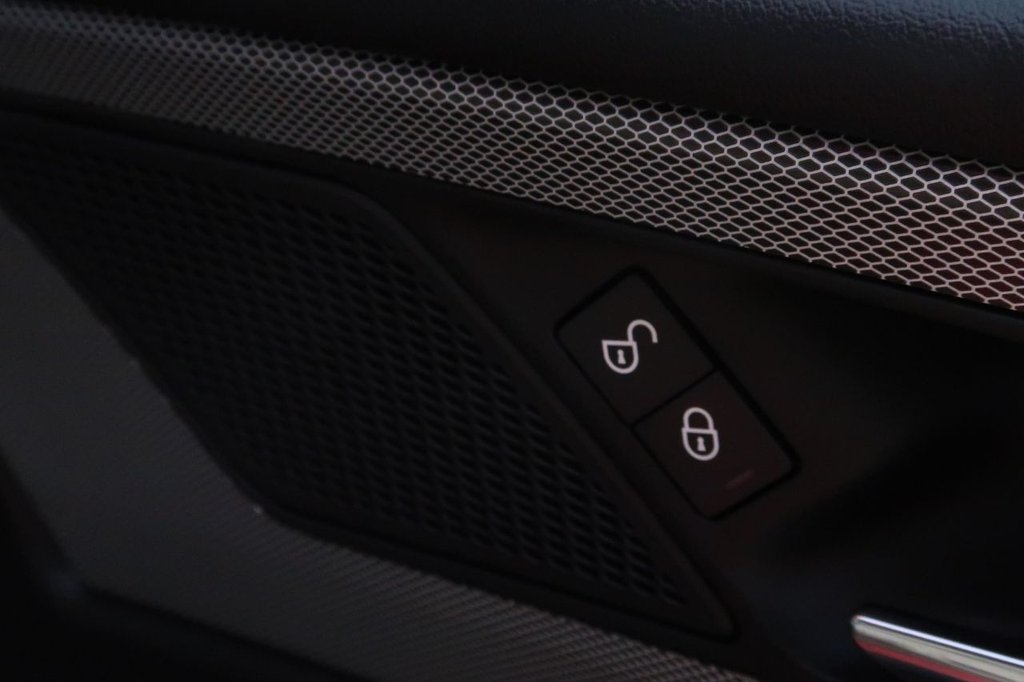 Used Jaguar XE 2019 for sale - 76345395: Photo 21