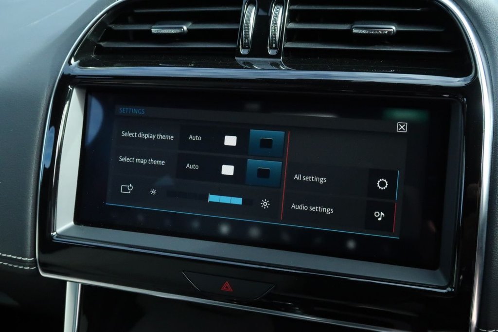 Used Jaguar XE 2019 for sale - 76345395: Photo 33