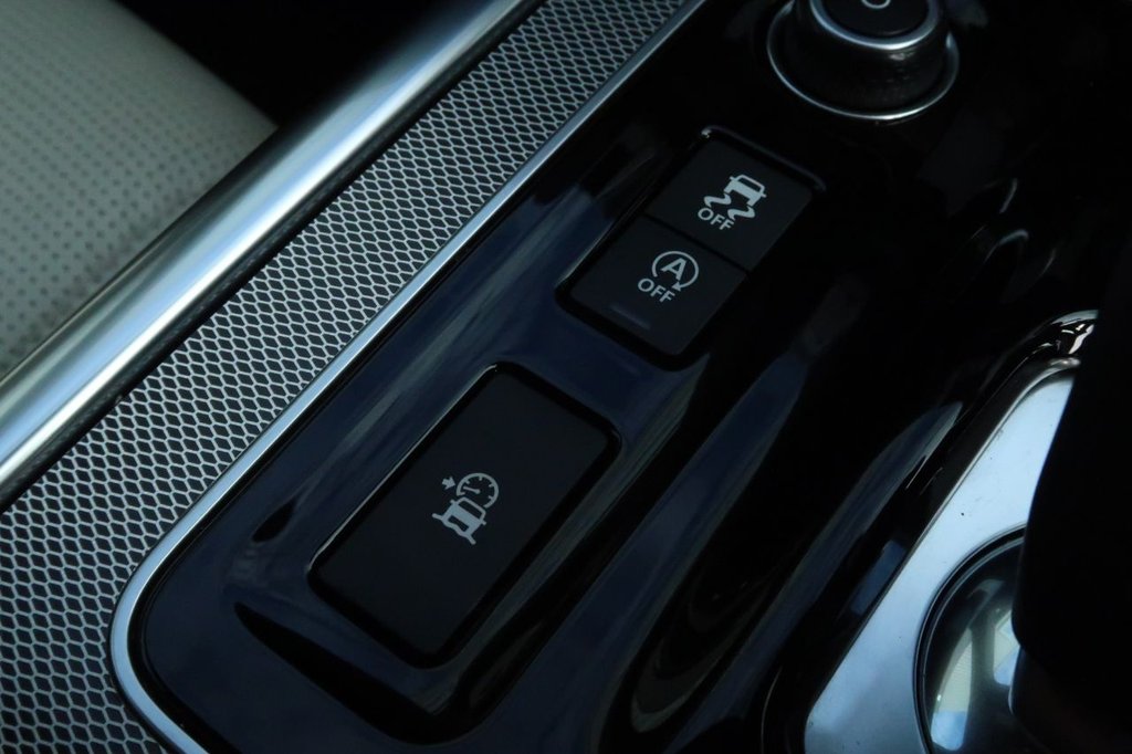 Used Jaguar XE 2019 for sale - 76345395: Photo 38