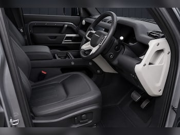 Used Land Rover Defender 2021 for sale - 78575699: Photo