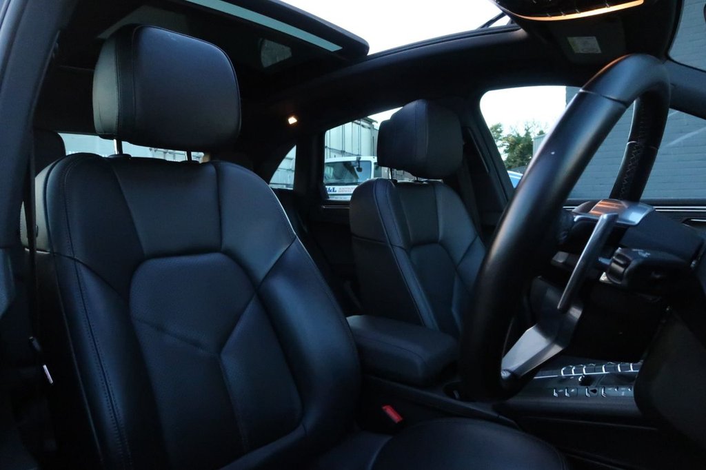 Used Porsche Macan 2020 for sale - 76546702: Photo 10