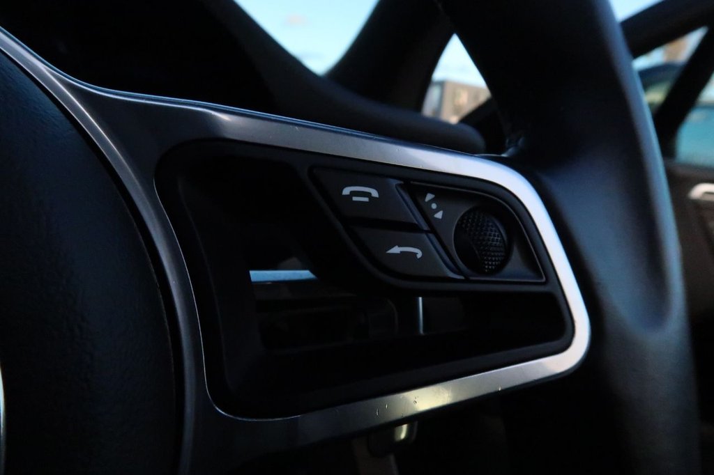 Used Porsche Macan 2020 for sale - 76546702: Photo 19