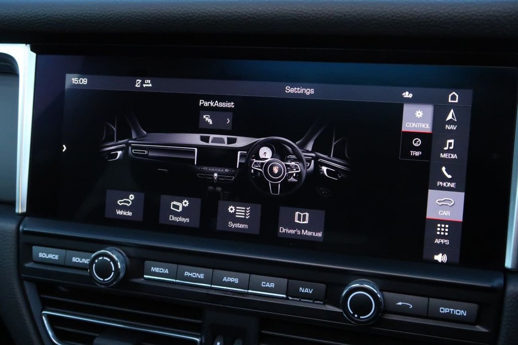 Used Porsche Macan 2020 for sale - 76546702: Photo 26