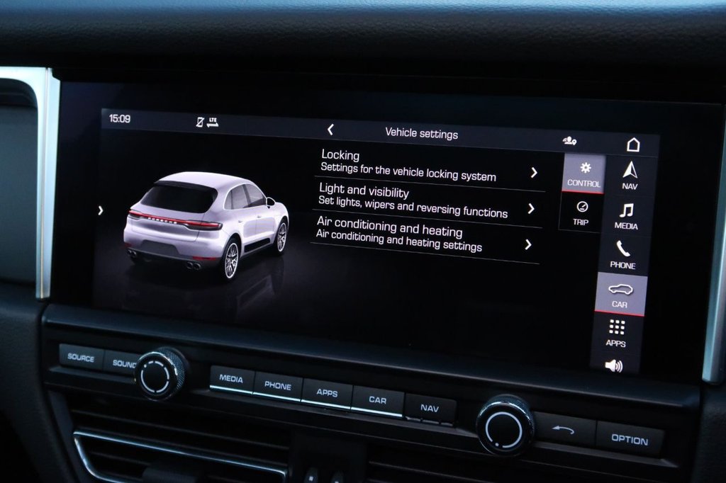 Used Porsche Macan 2020 for sale - 76546702: Photo 29