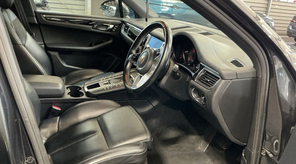 Used Porsche Macan 2017 for sale - 76758640: Photo 9