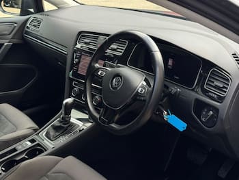 Used Volkswagen Golf 2018 for sale - 79818679: Photo