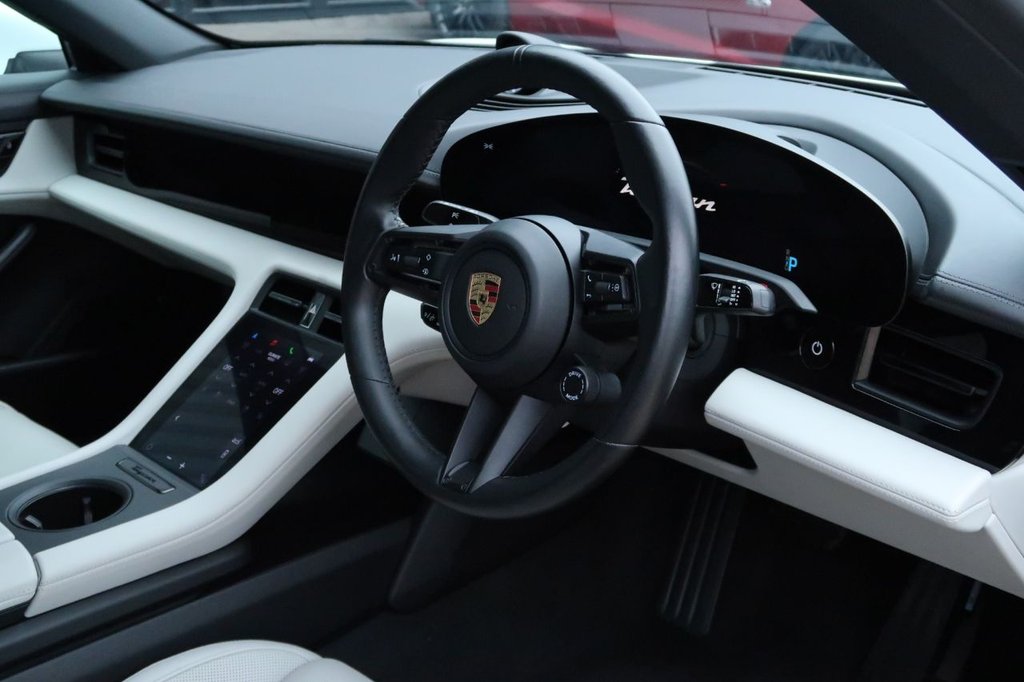 Used Porsche Taycan 2021 for sale - 76119289: Photo 10