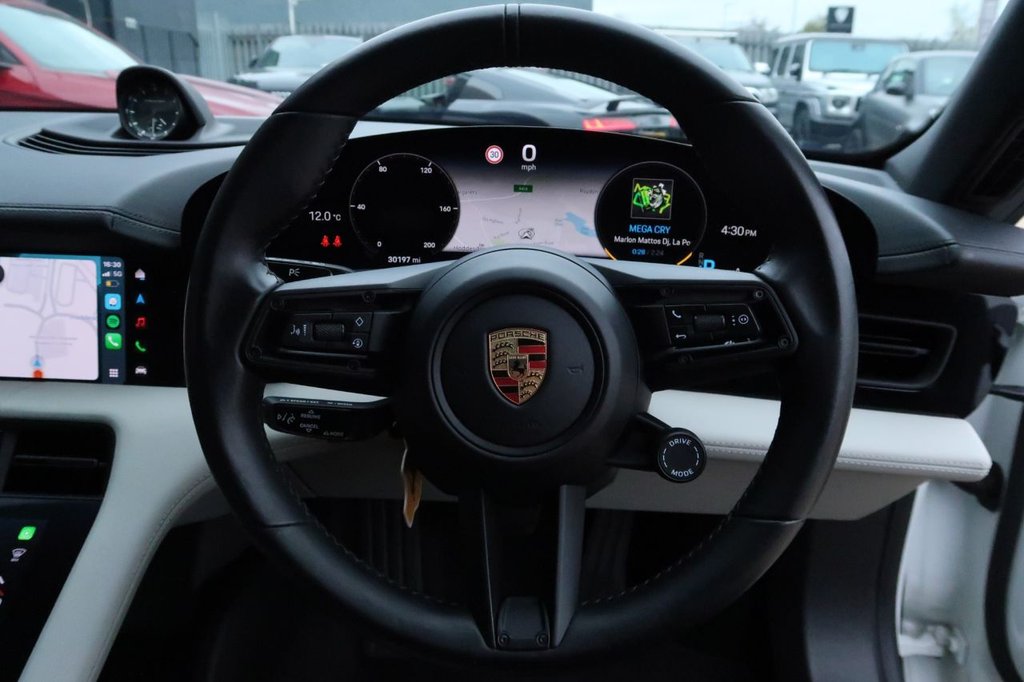 Used Porsche Taycan 2021 for sale - 76119289: Photo 11