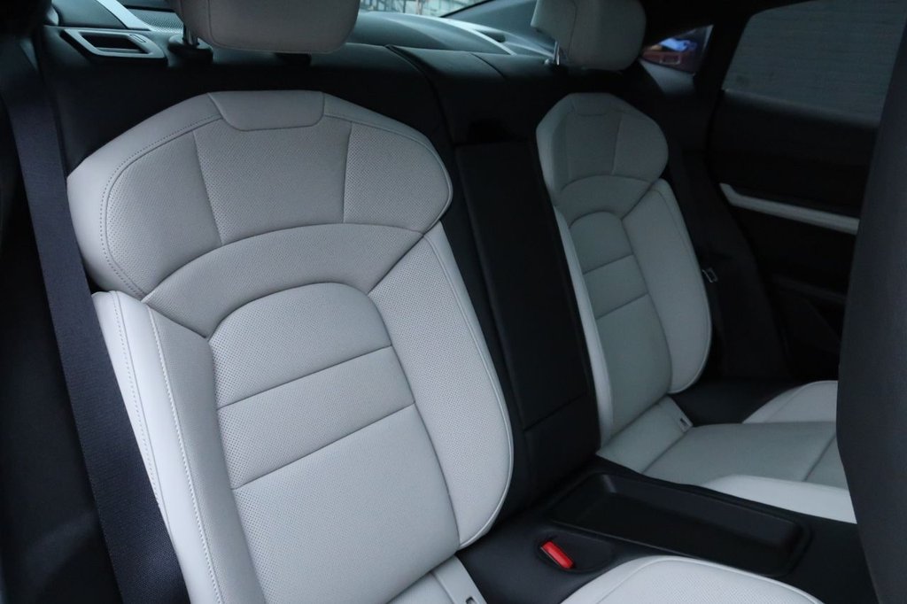 Used Porsche Taycan 2021 for sale - 76119289: Photo 15