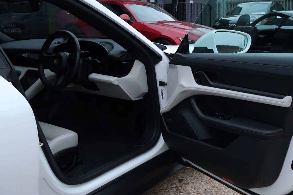 Used Porsche Taycan 2021 for sale - 76119289: Photo 20