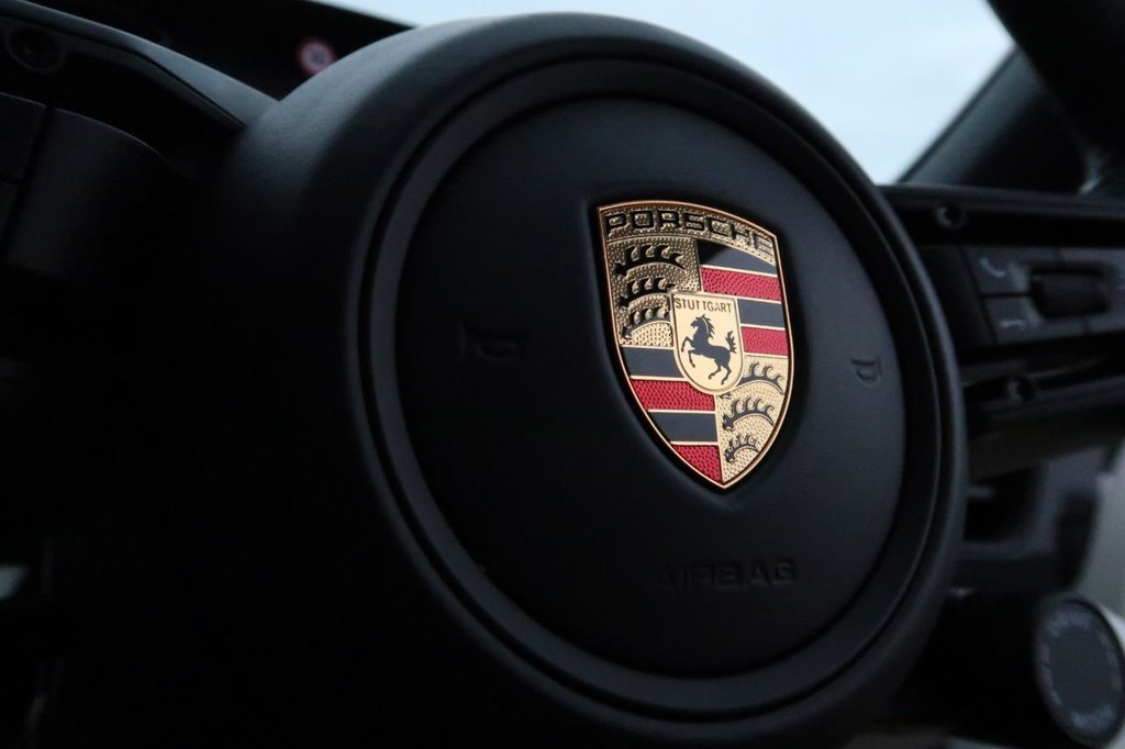 Used Porsche Taycan 2021 for sale - 76119289: Photo 21