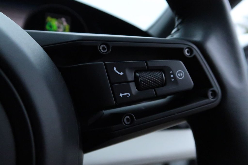 Used Porsche Taycan 2021 for sale - 76119289: Photo 23