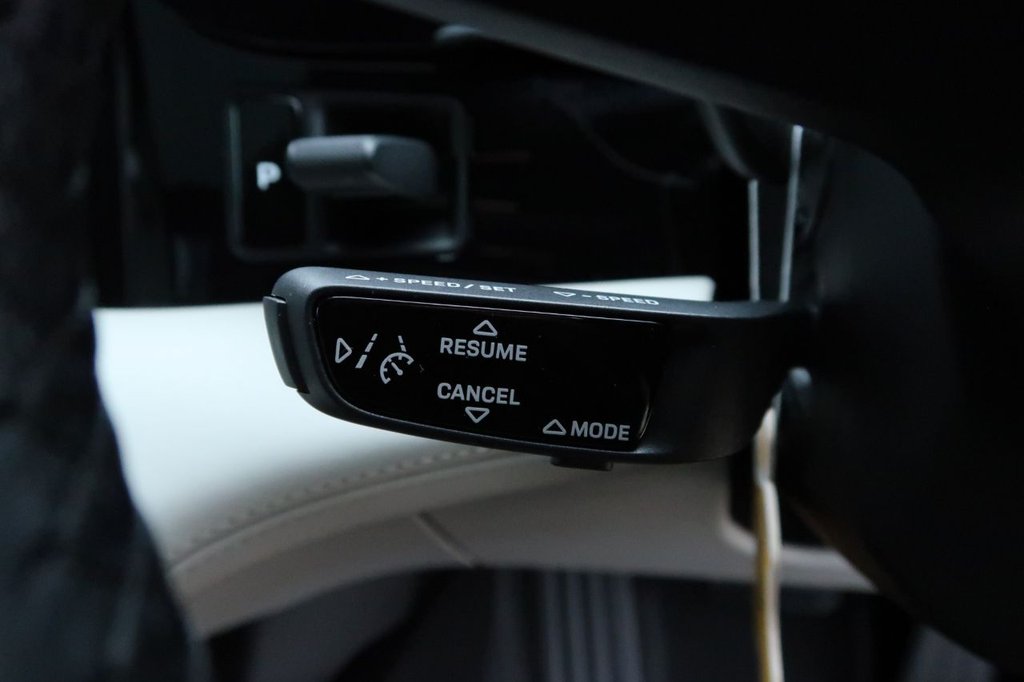 Used Porsche Taycan 2021 for sale - 76119289: Photo 24