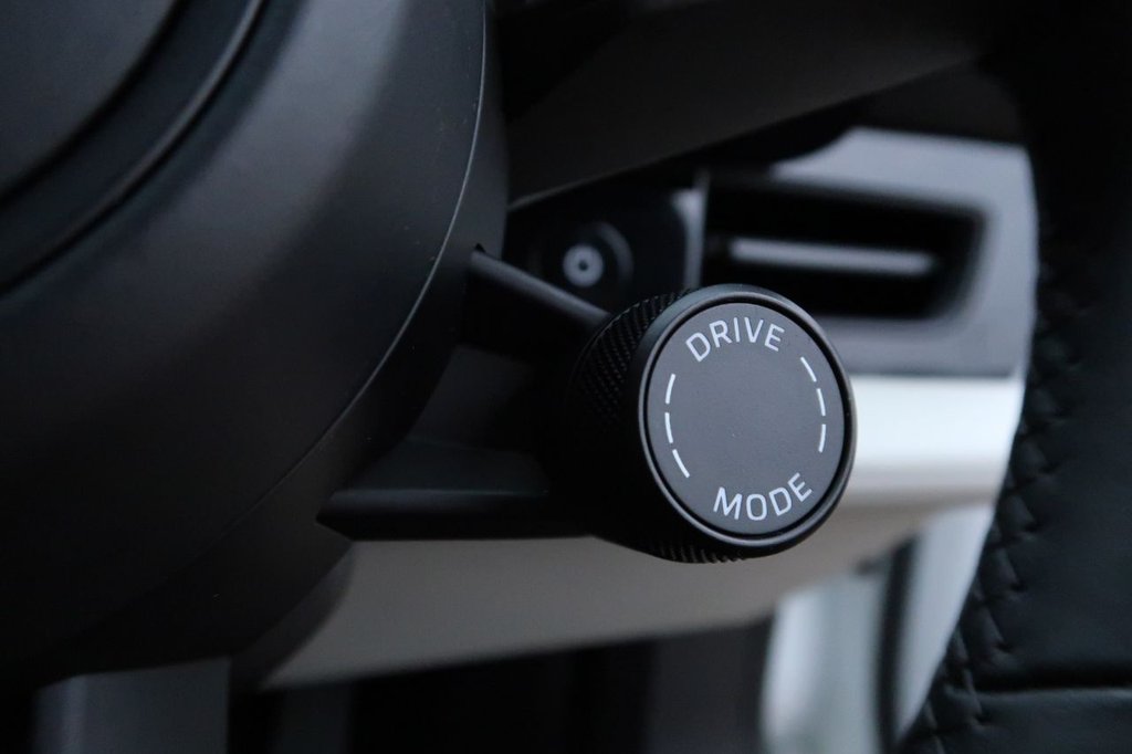 Used Porsche Taycan 2021 for sale - 76119289: Photo 25