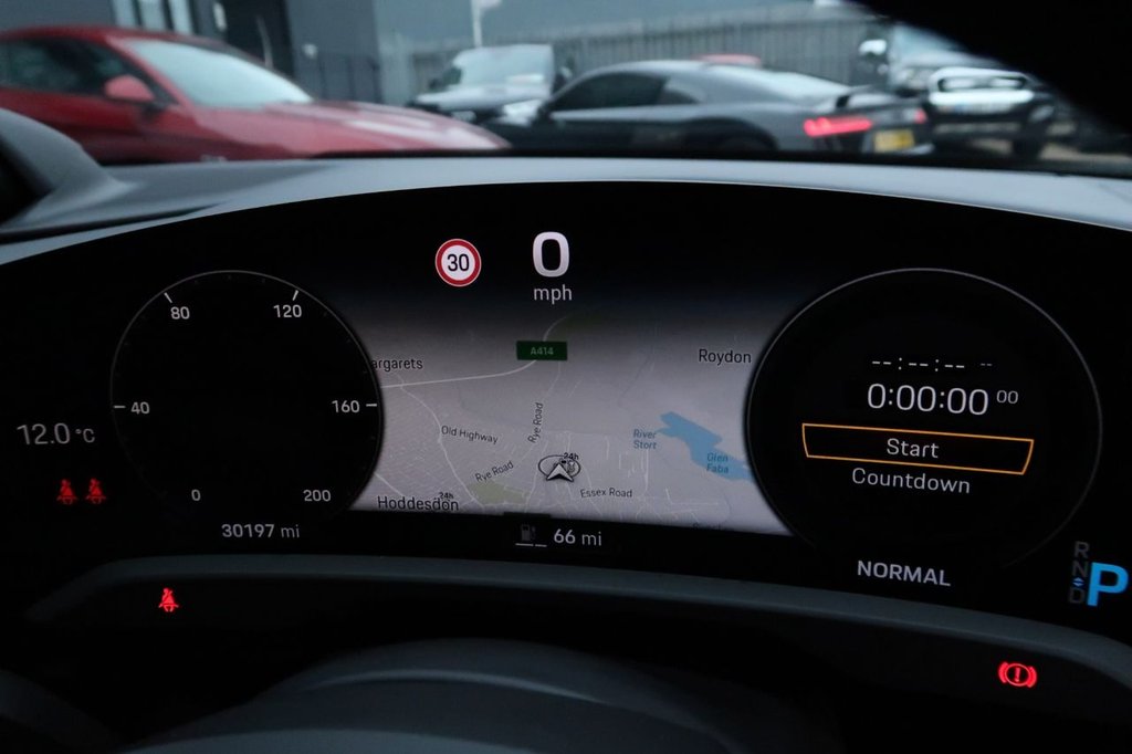 Used Porsche Taycan 2021 for sale - 76119289: Photo 26