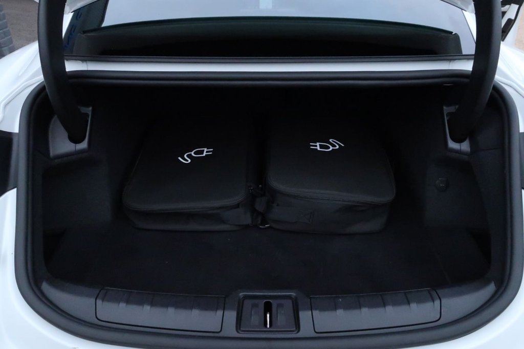 Used Porsche Taycan 2021 for sale - 76119289: Photo 42