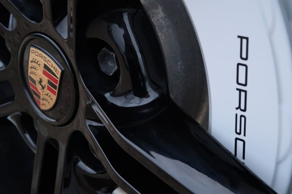 Used Porsche Taycan 2021 for sale - 76119289: Photo 43