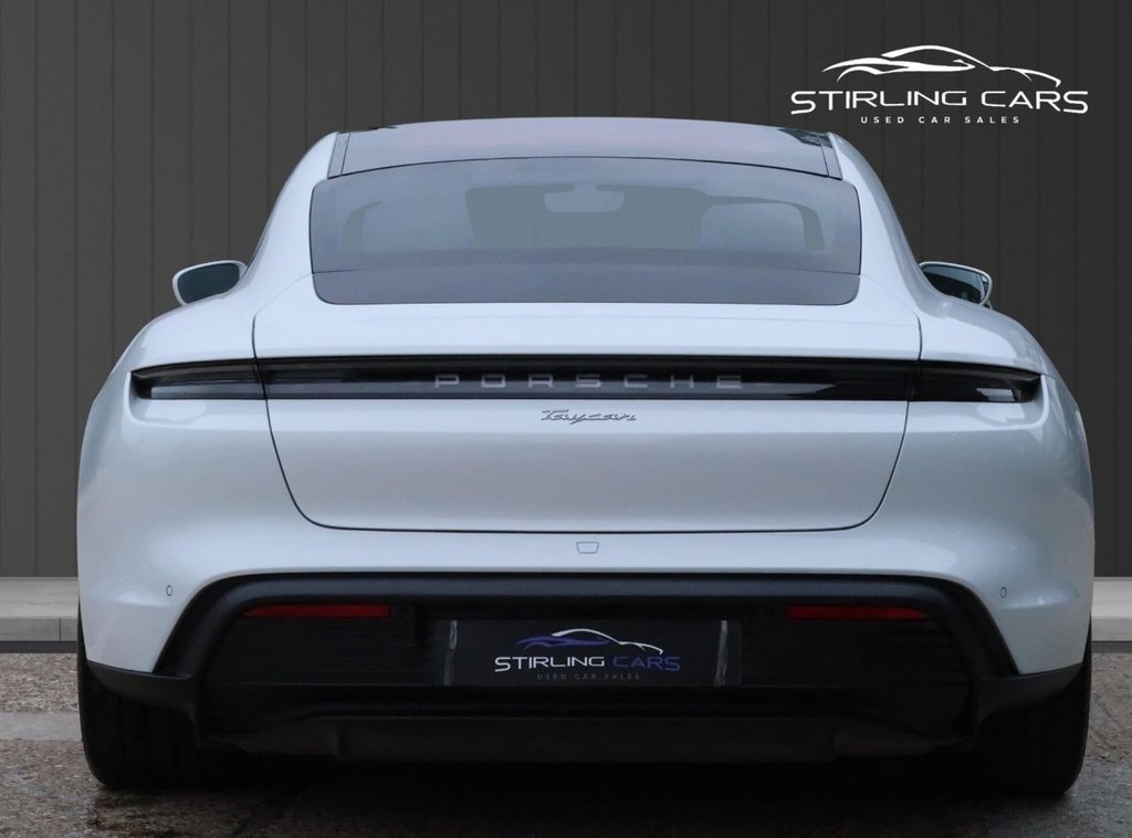 Used Porsche Taycan 2021 for sale - 76119289: Photo 8