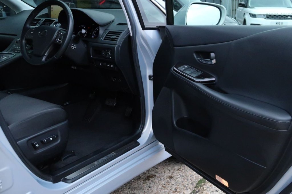 Used Lexus IS 2017 for sale - 77187929: Photo 14