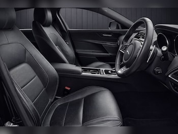 Used Jaguar XE 2018 for sale - 77806459: Photo