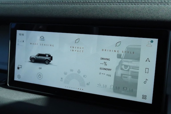 Used Land Rover Defender 2020 for sale - 75651632: Photo 32