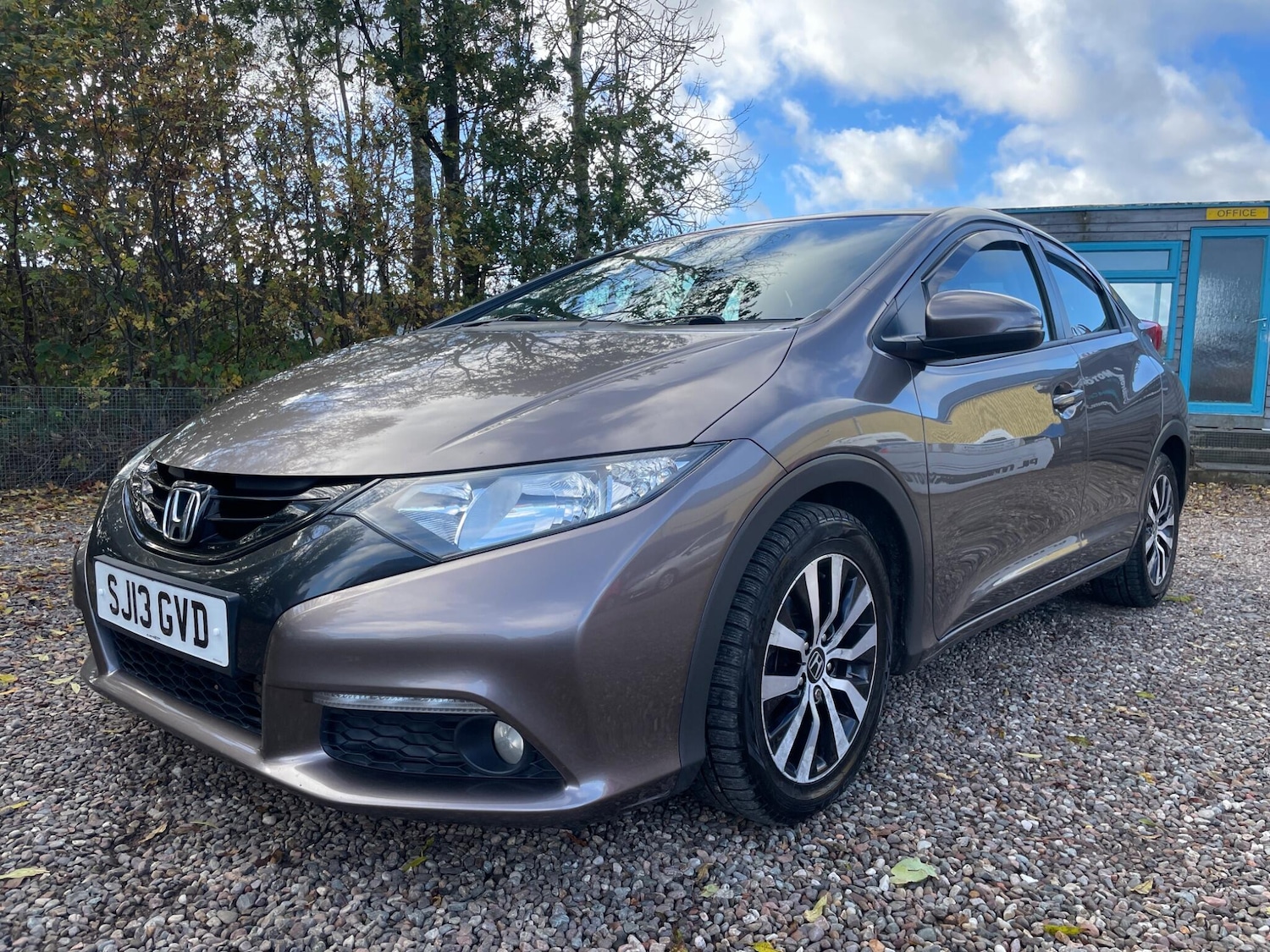 Used Honda Civic 2013 for sale - 76350698: Photo 2