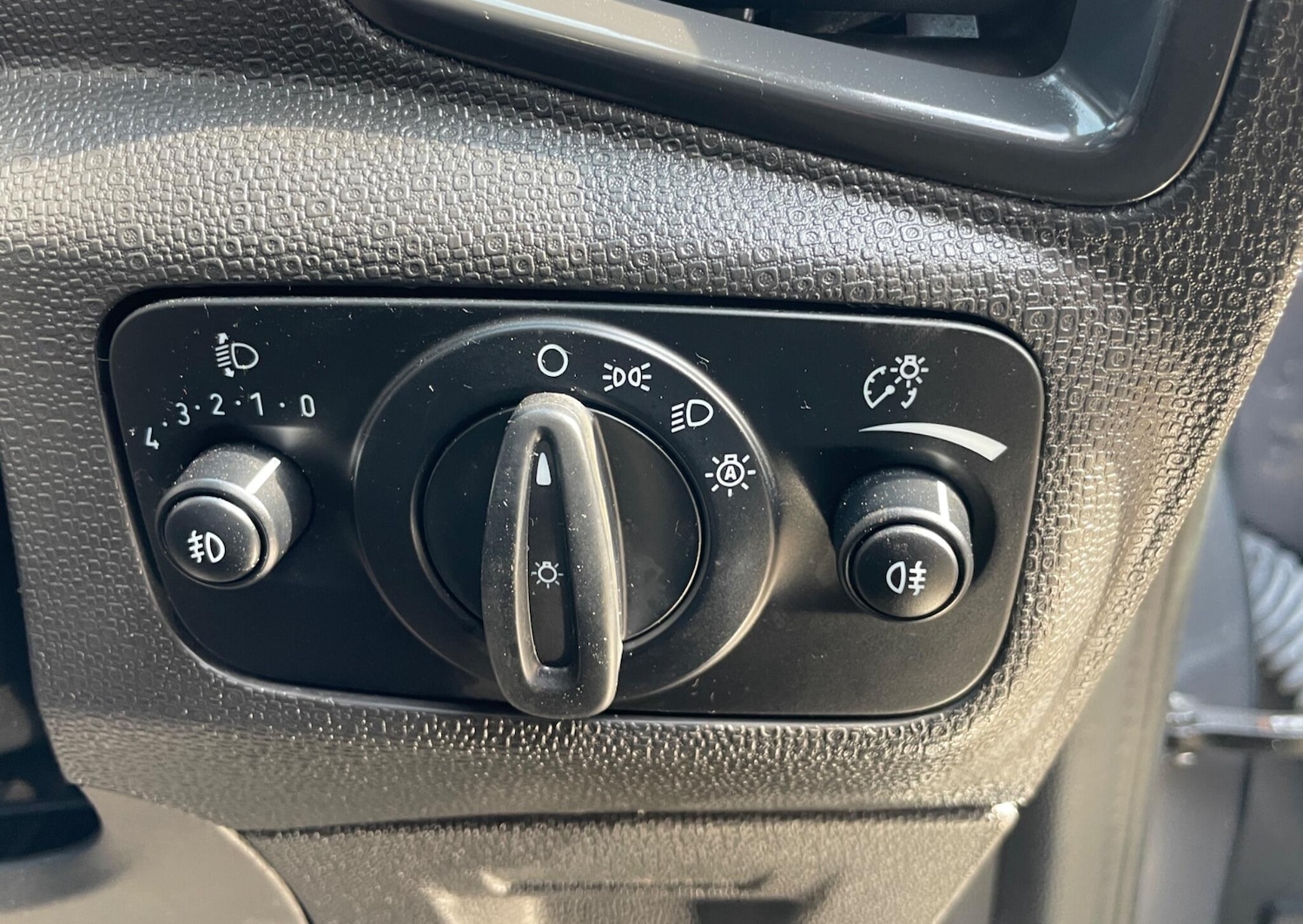 Used Ford Ecosport 2017 for sale - 77983052: Photo 25