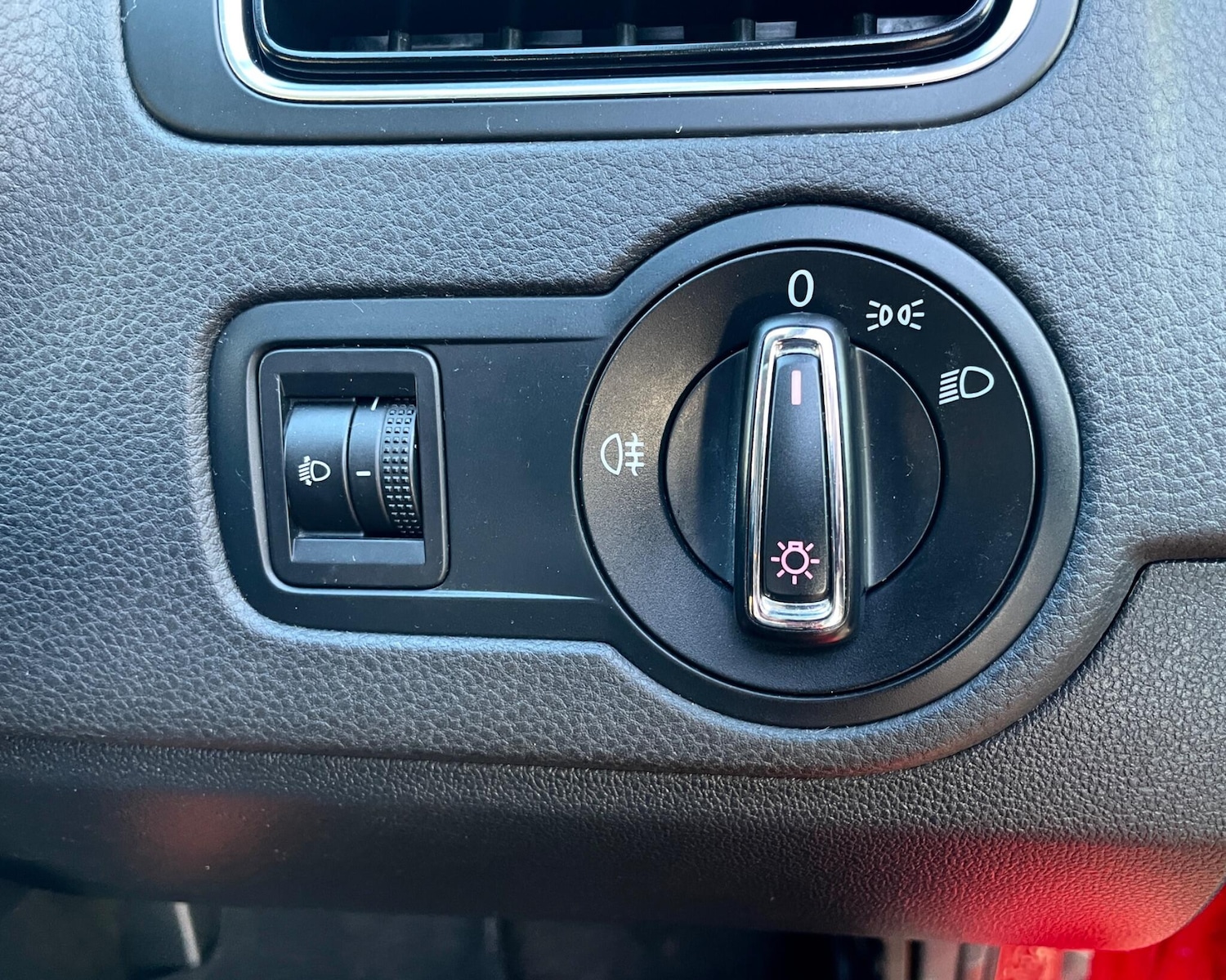 Used Volkswagen Polo 2015 for sale - 77218925: Photo 15