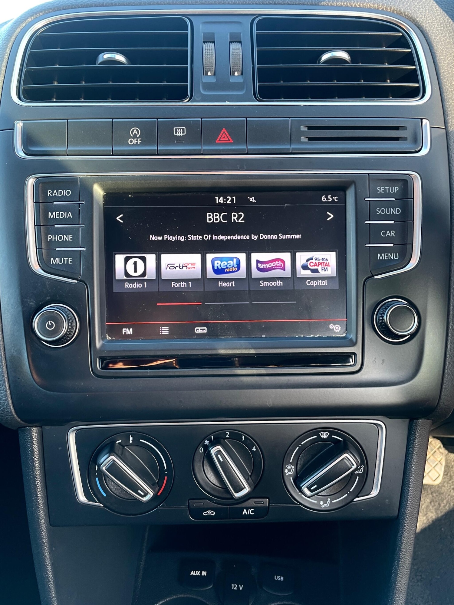 Used Volkswagen Polo 2015 for sale - 77218925: Photo 24