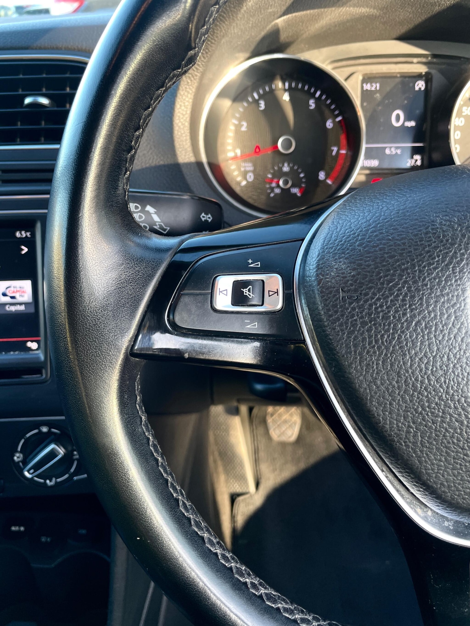 Used Volkswagen Polo 2015 for sale - 77218925: Photo 31