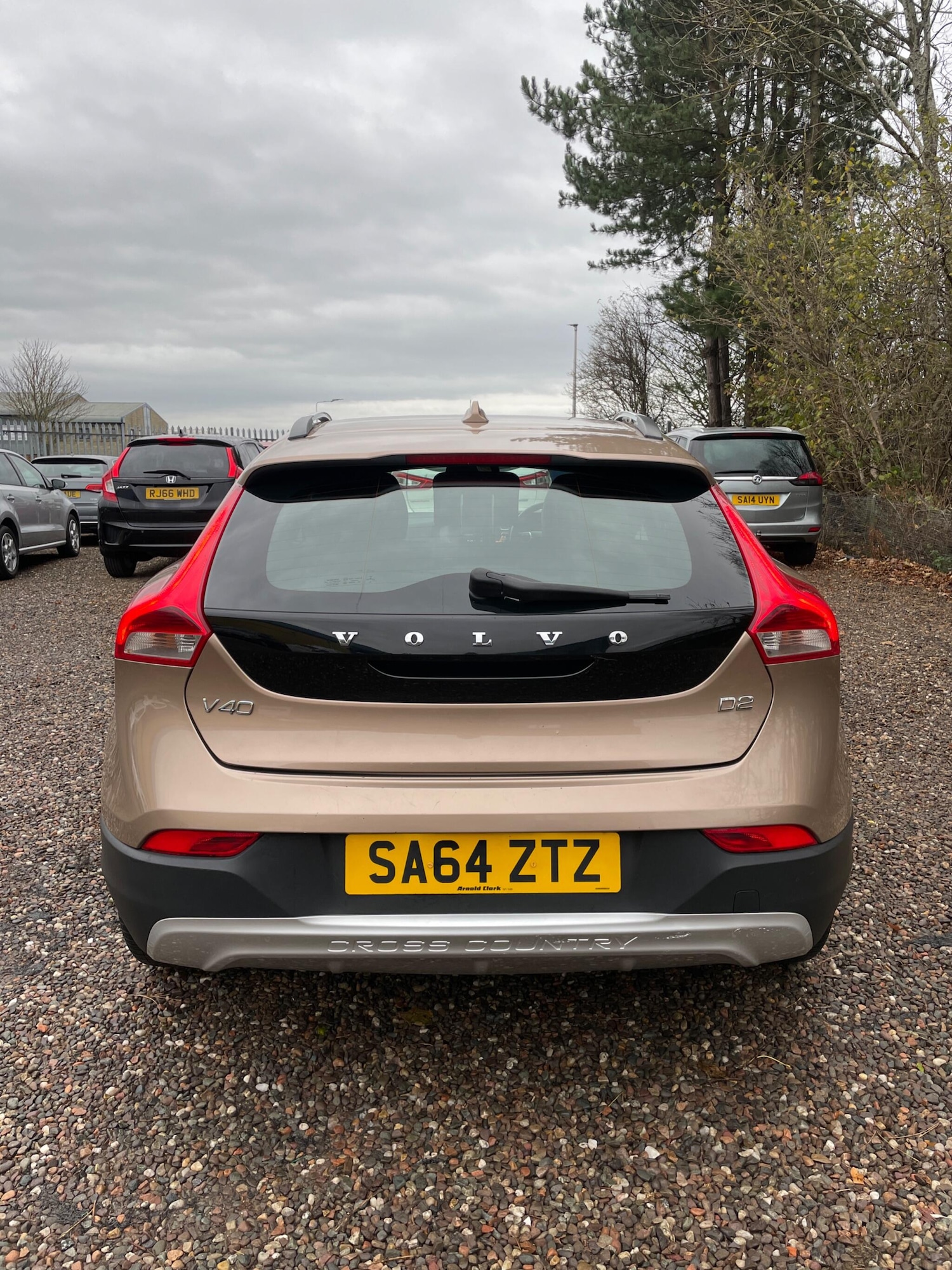 Used Volvo V40 2014 for sale - 76717528: Photo 10