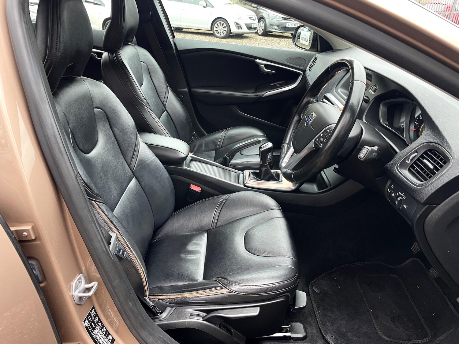 Used Volvo V40 2014 for sale - 76717528: Photo 16