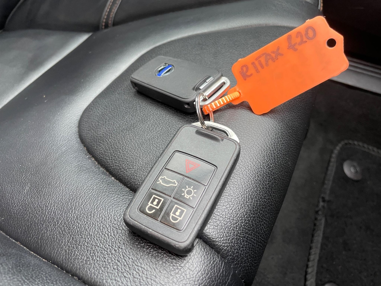 Used Volvo V40 2014 for sale - 76717528: Photo 26