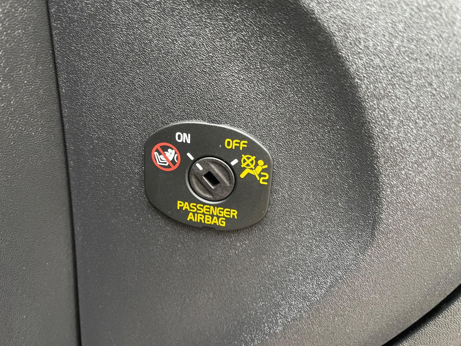 Used Volvo V40 2014 for sale - 76717528: Photo 27